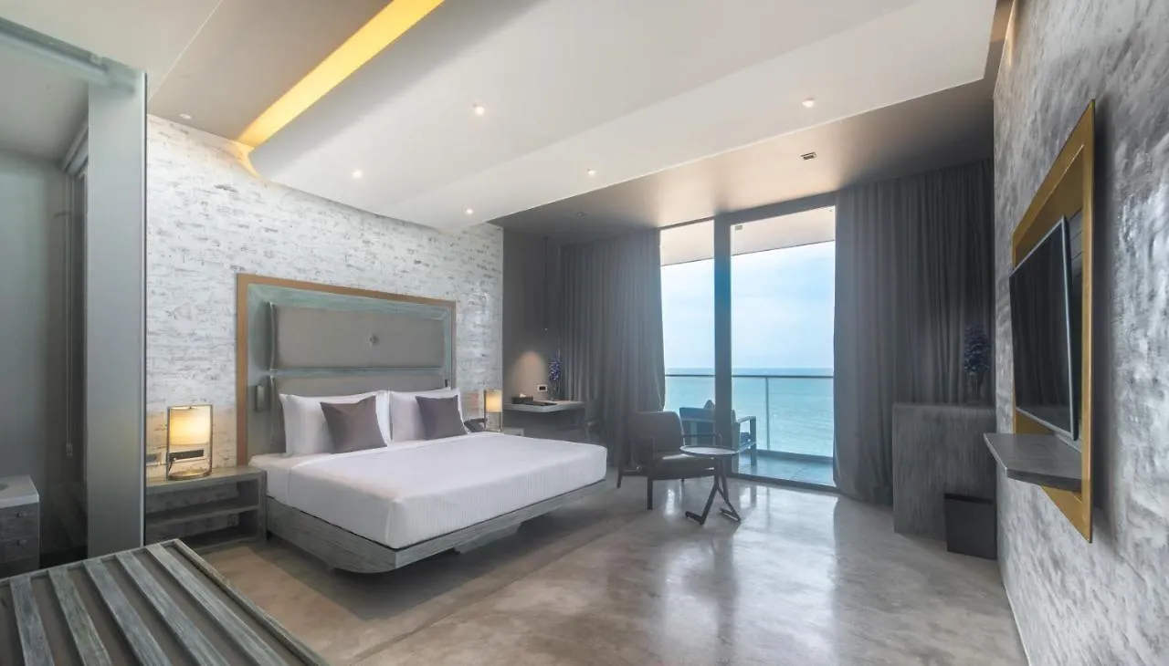 Pledge Scape Hotel Negombo