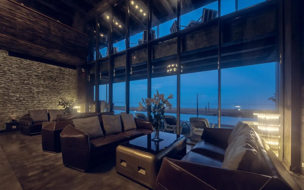 Pledge Scape Hotel Negombo