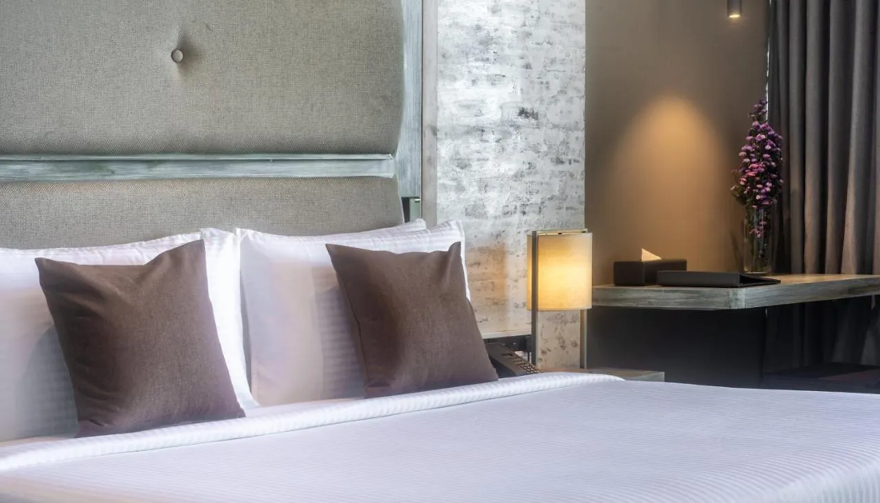 Pledge Scape Hotel Negombo