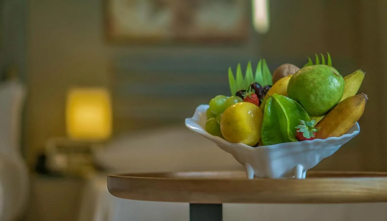 Hotel Pledge Scape Negombo